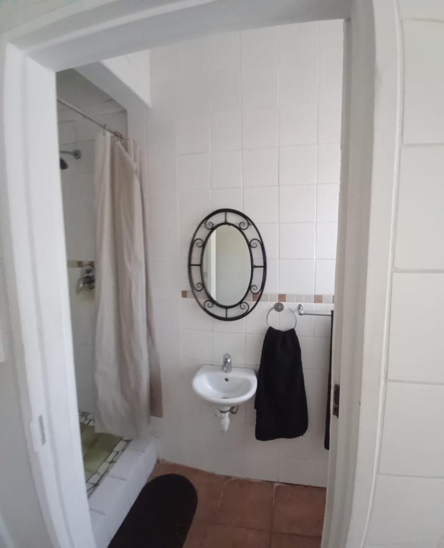 6 Bedroom Property for Sale in Paradise Beach Eastern Cape
